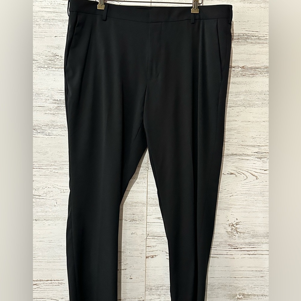 Van Heusen Black‎ Dress Pant Slim 38X30. Excellent condition.